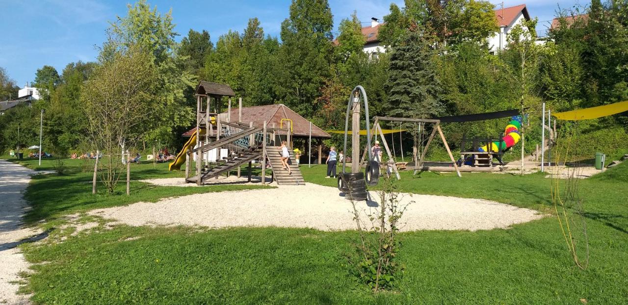 Ferienwohnungen Zum Attersee Lenzing Esterno foto